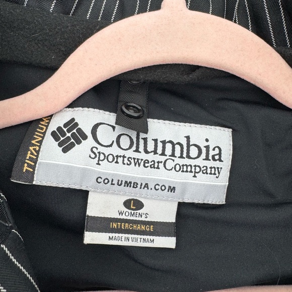Columbia Titanium Omni-Tech Ski Jacket - Picture 15 of 16